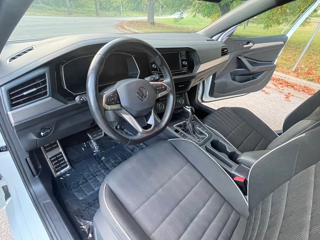 2024 Volkswagen Jetta Image 15