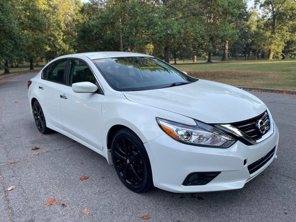 2016 Nissan Altima Image 4