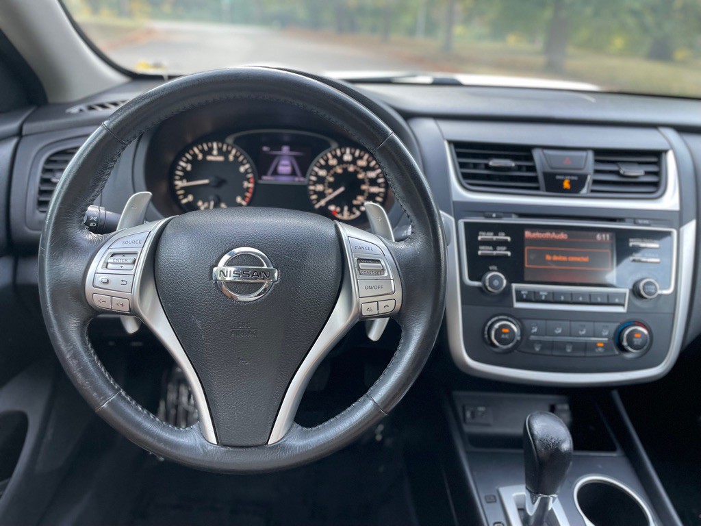 2016 Nissan Altima Image 18