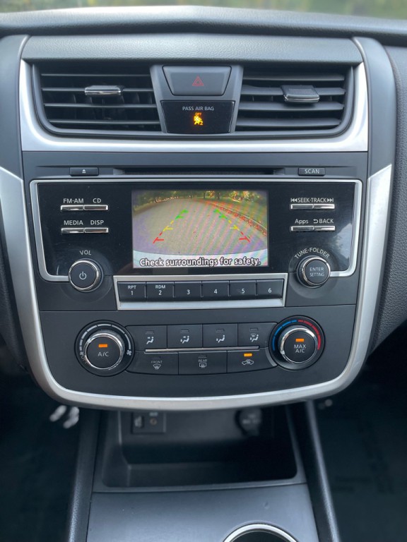 2016 Nissan Altima Image 21