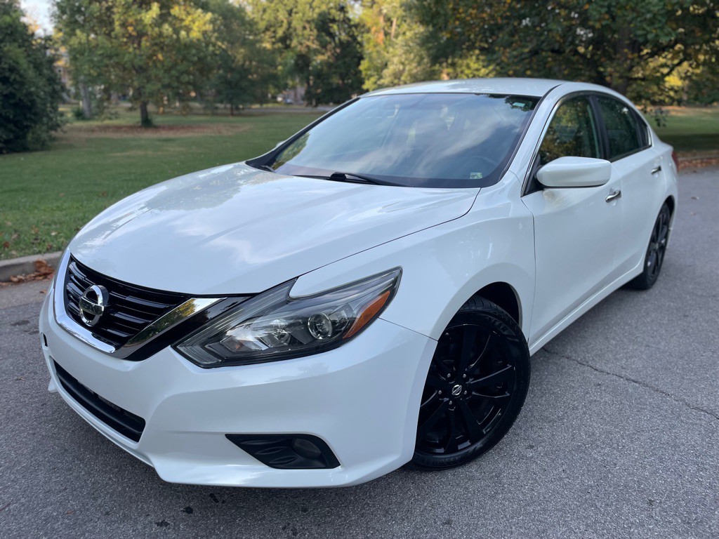 2016 Nissan Altima Image 25
