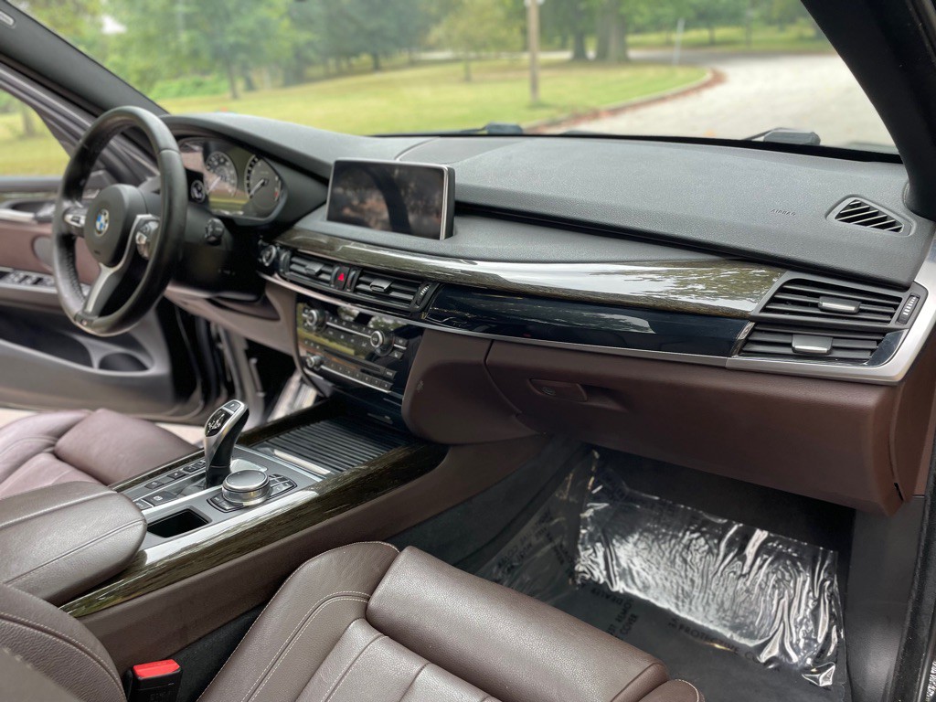 2017 BMW X5 Image 18