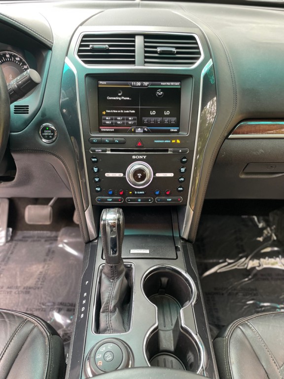 2016 Ford Explorer Image 16