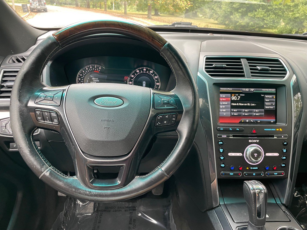 2016 Ford Explorer Image 18