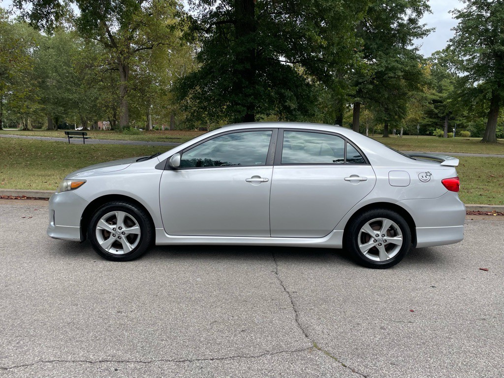 2011 Toyota Corolla Image 3