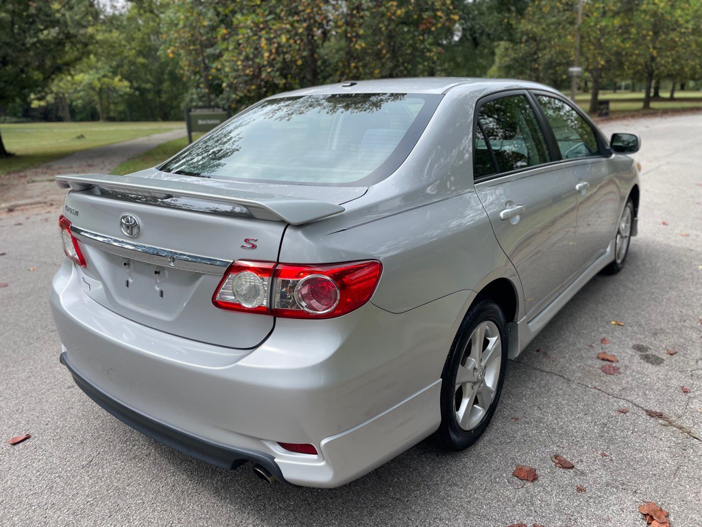 2011 Toyota Corolla Image 9