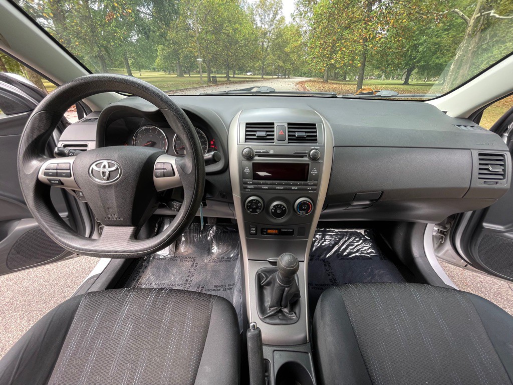 2011 Toyota Corolla Image 13