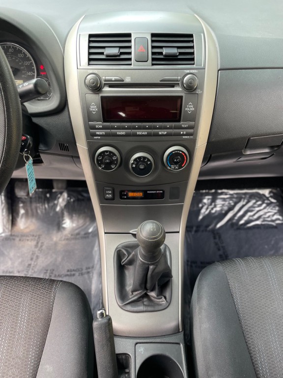 2011 Toyota Corolla Image 16