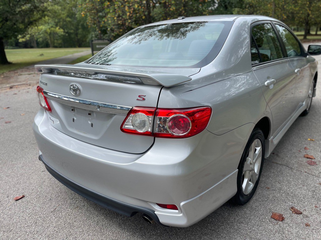 2011 Toyota Corolla Image 25