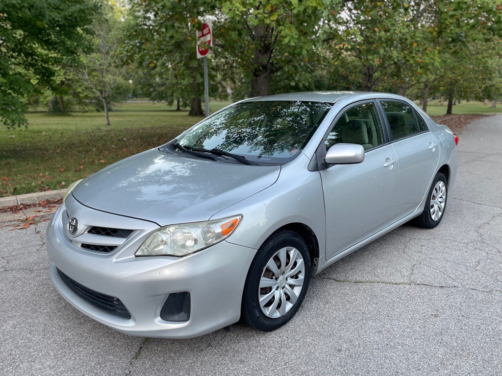 2012 Toyota Corolla Image 1