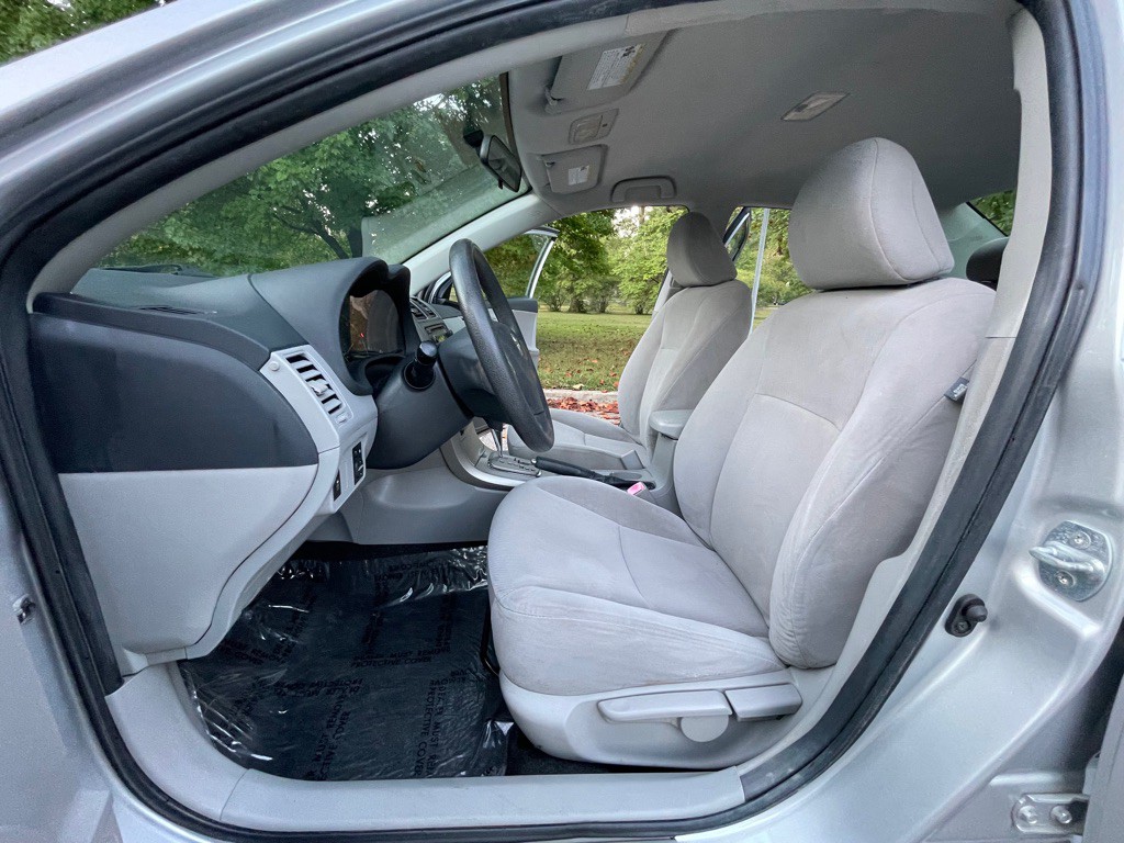 2012 Toyota Corolla Image 12