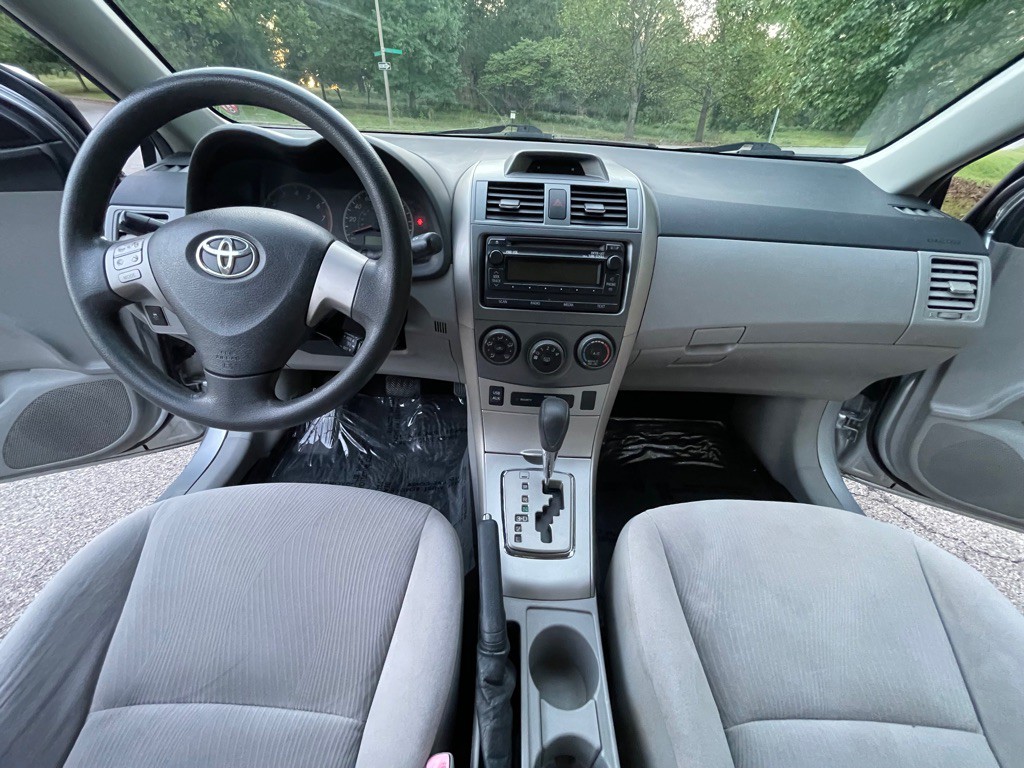 2012 Toyota Corolla Image 13