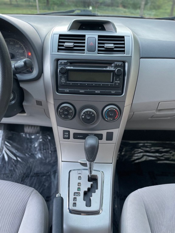2012 Toyota Corolla Image 16