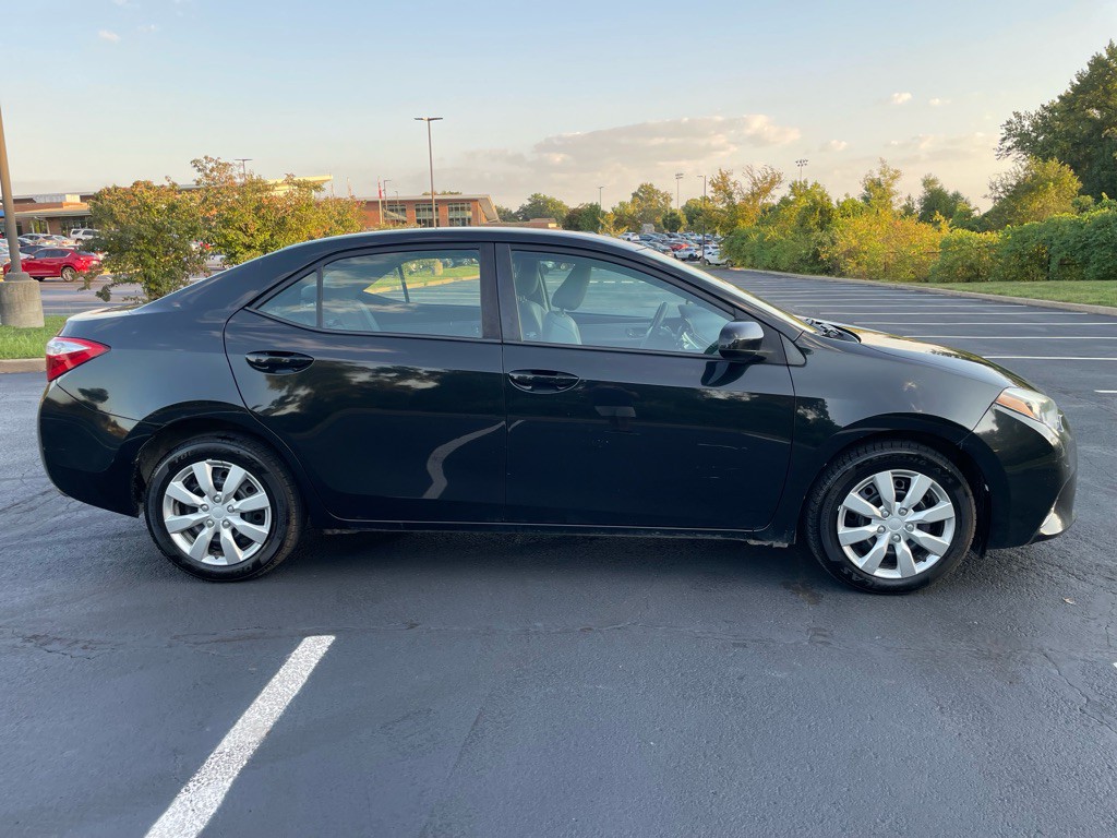 2016 Toyota Corolla Image 6
