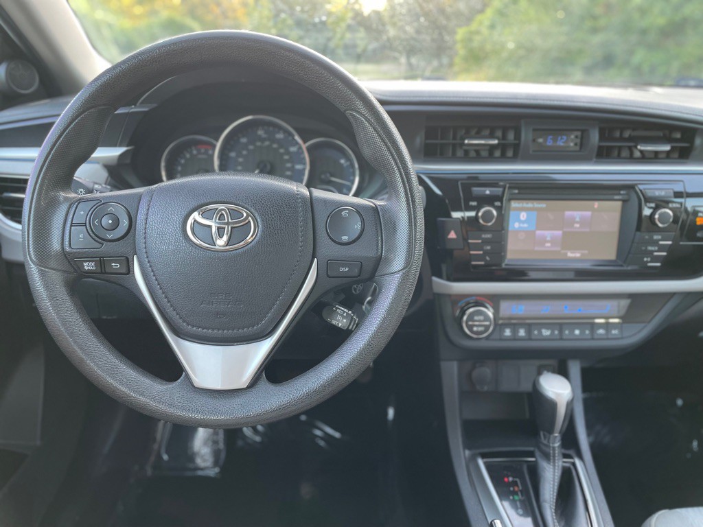 2016 Toyota Corolla Image 18