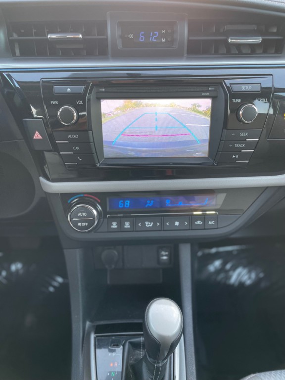2016 Toyota Corolla Image 21