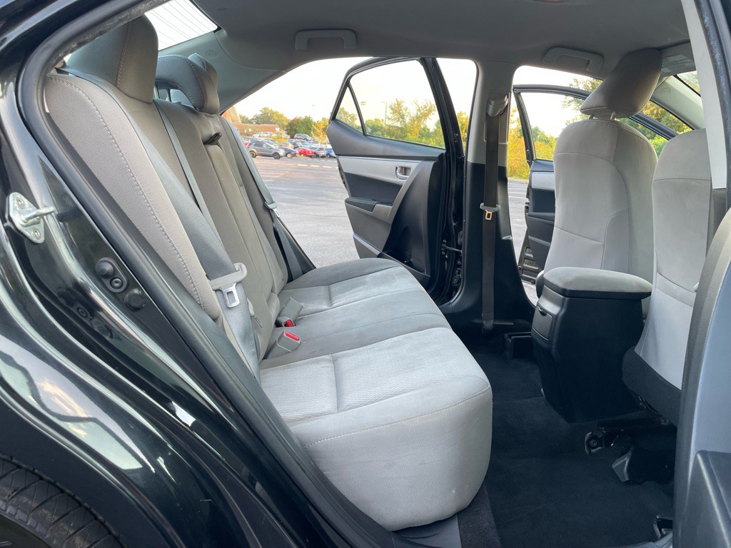 2016 Toyota Corolla Image 23