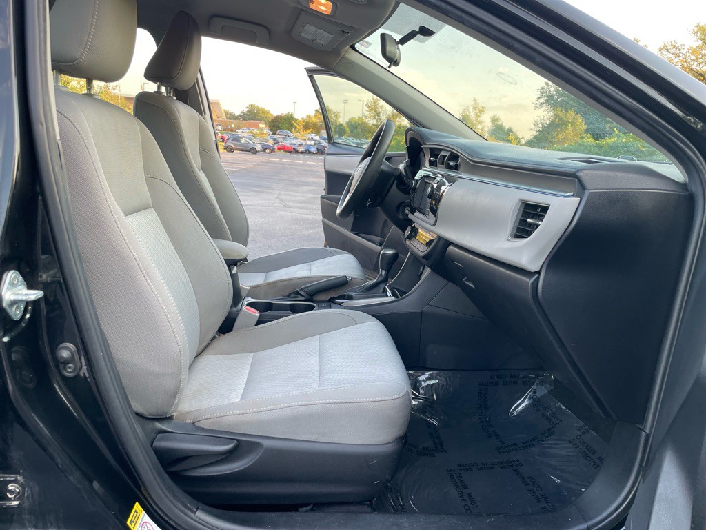 2016 Toyota Corolla Image 38