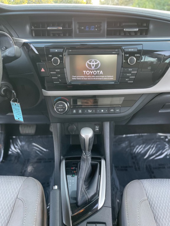2016 Toyota Corolla Image 40