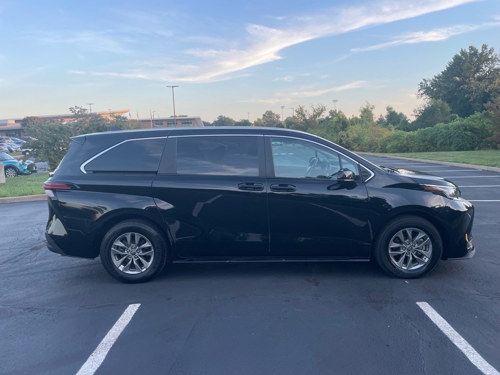 2022 Toyota Sienna Image 6