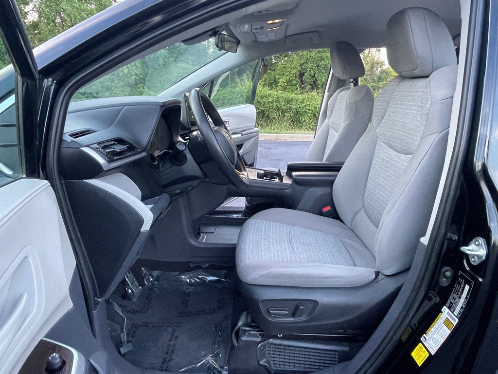 2022 Toyota Sienna Image 12