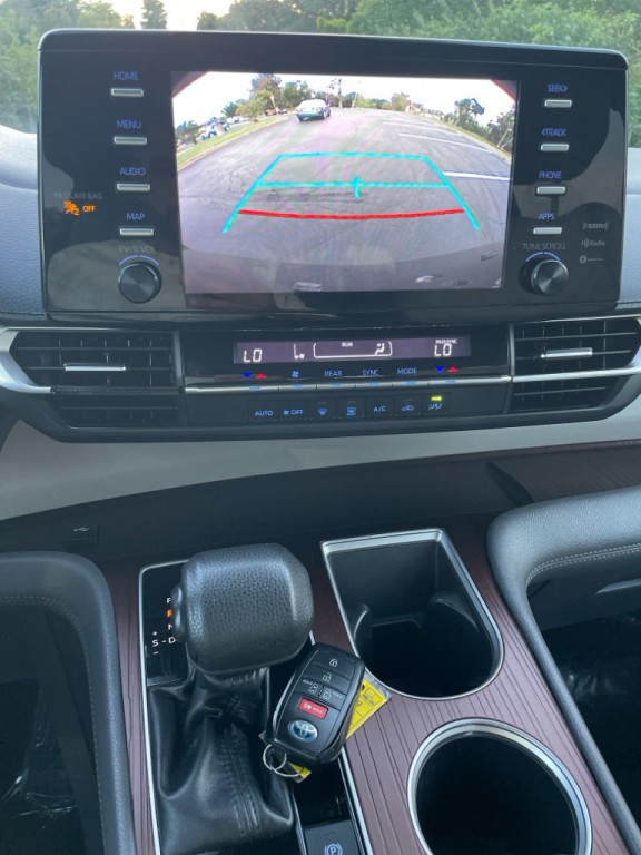 2022 Toyota Sienna Image 21