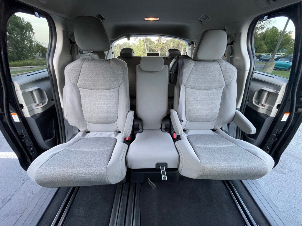 2022 Toyota Sienna Image 24