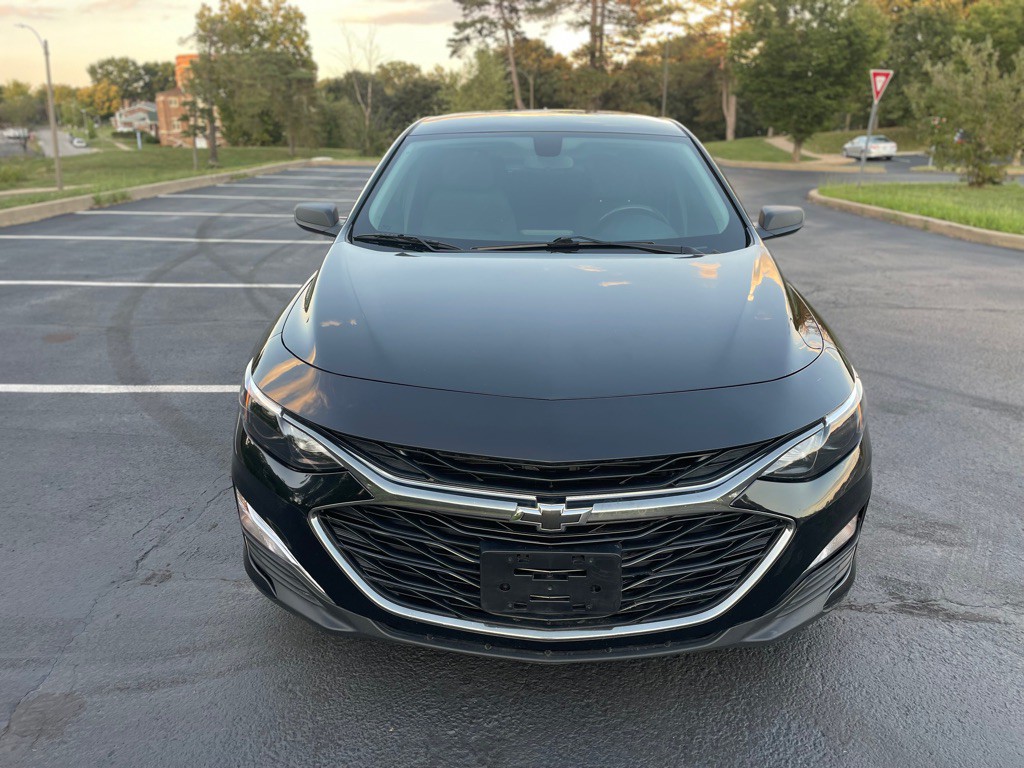 2019 Chevrolet Malibu Image 2