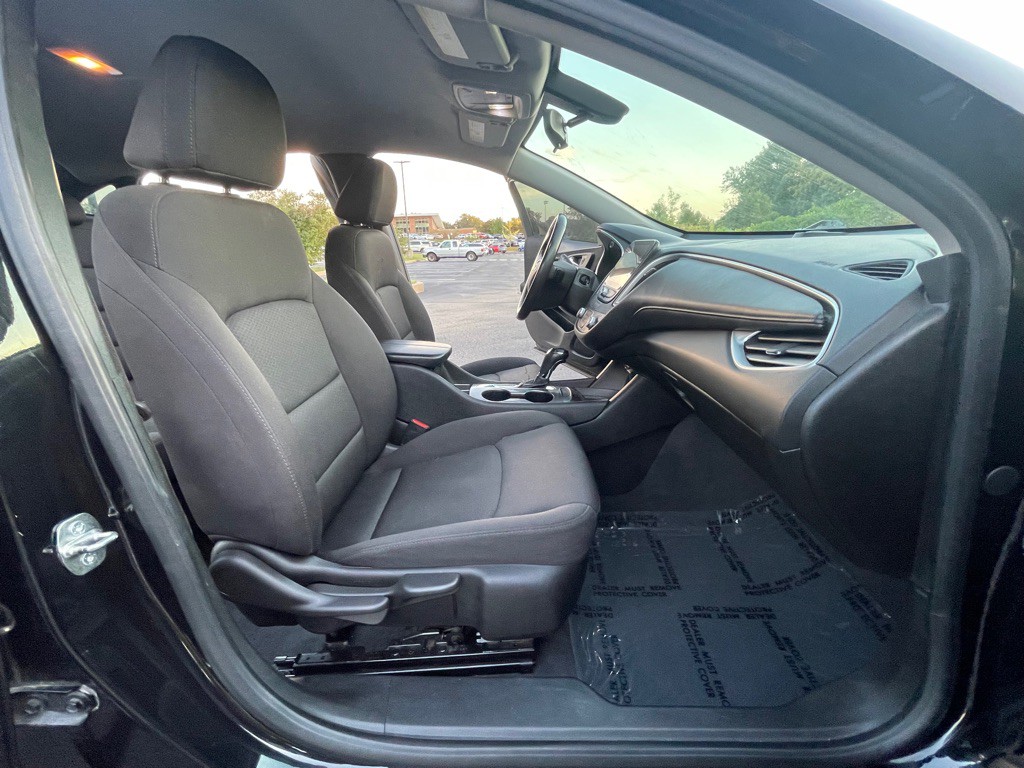 2019 Chevrolet Malibu Image 14