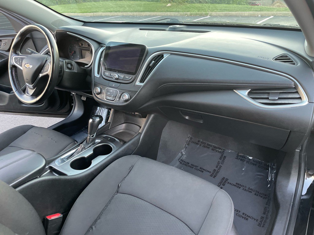 2019 Chevrolet Malibu Image 17