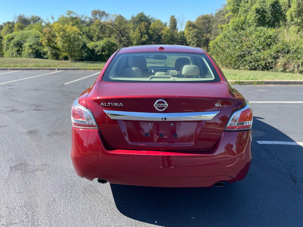 2015 Nissan Altima Image 8