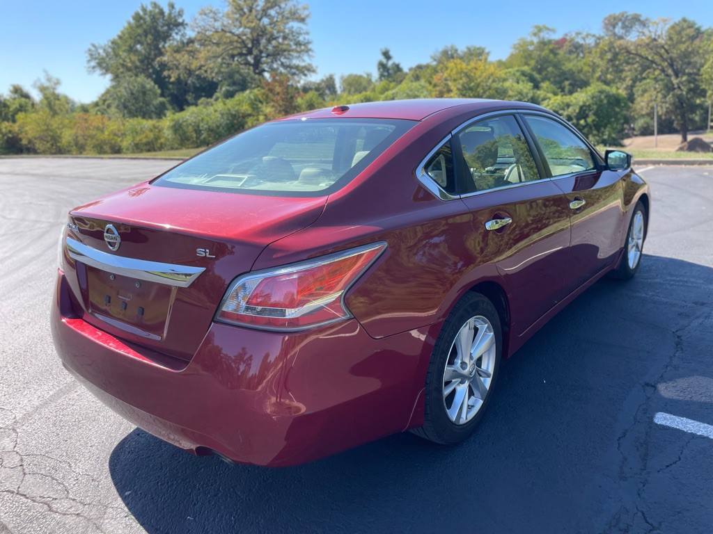2015 Nissan Altima Image 9