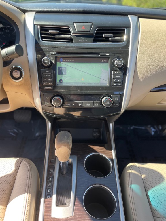 2015 Nissan Altima Image 14