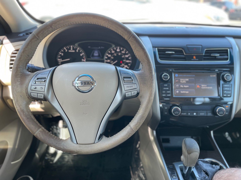 2015 Nissan Altima Image 16