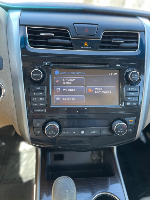 2015 Nissan Altima Image 18