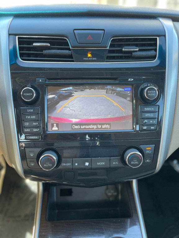 2015 Nissan Altima Image 19