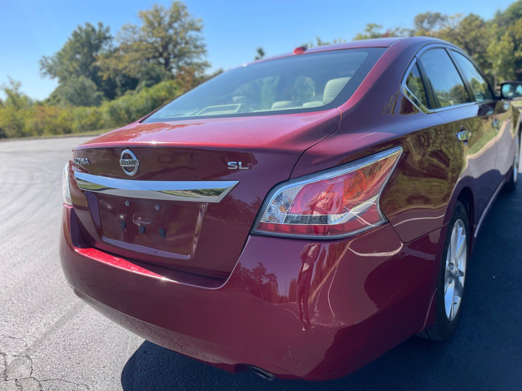 2015 Nissan Altima Image 24