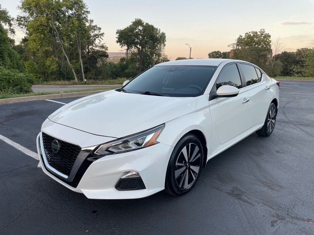 2022 Nissan Altima Image 1