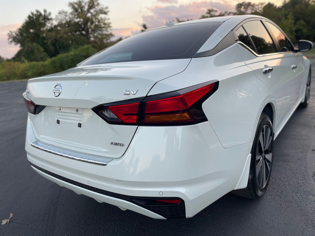 2022 Nissan Altima Image 9