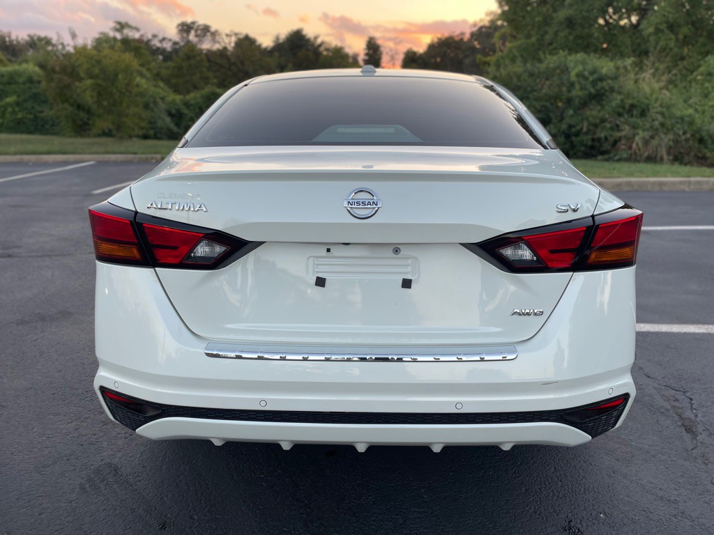 2022 Nissan Altima Image 10