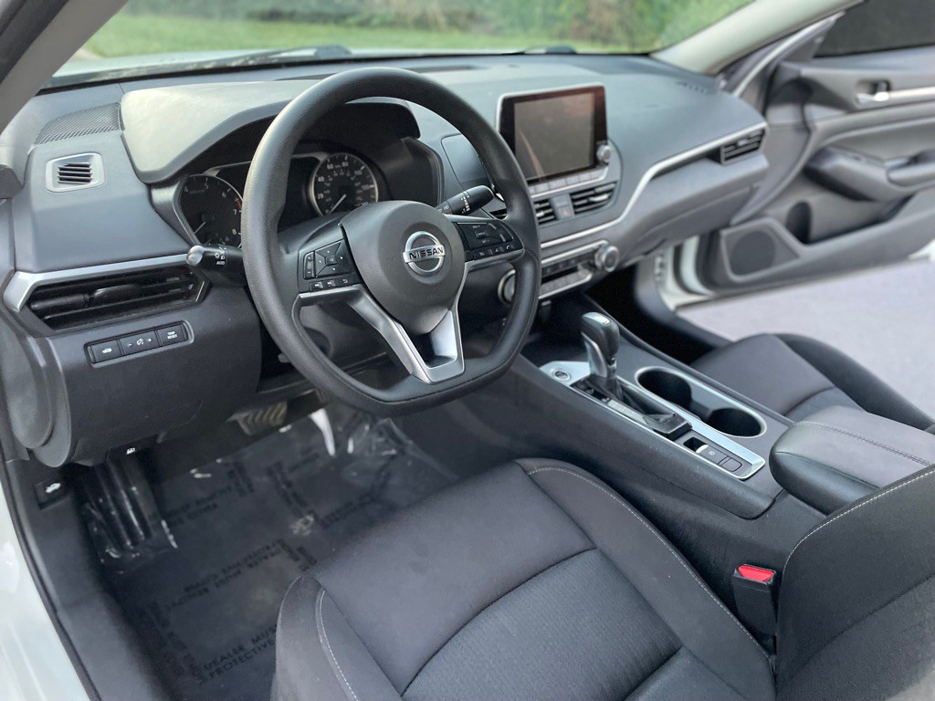 2022 Nissan Altima Image 15