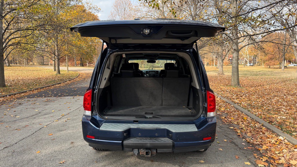 2010 Nissan Armada Image 11