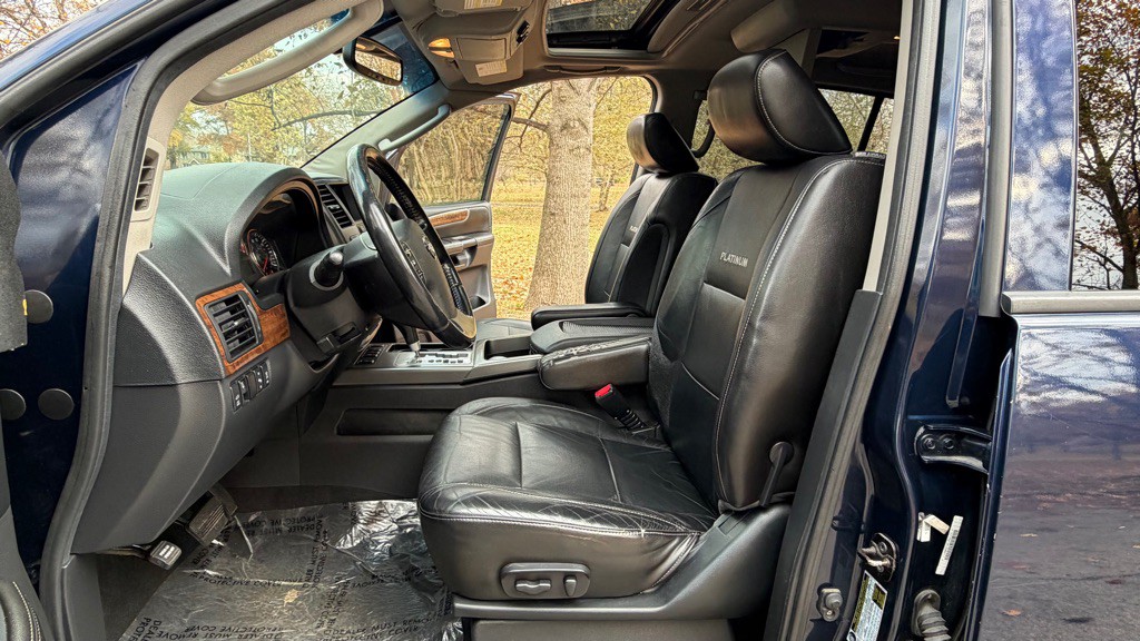2010 Nissan Armada Image 12