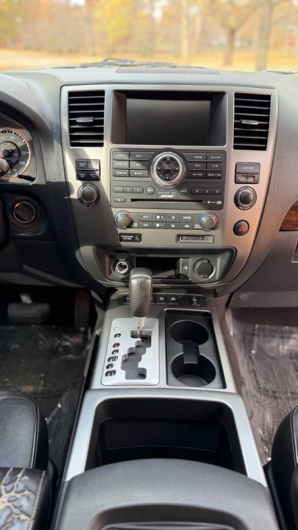 2010 Nissan Armada Image 16