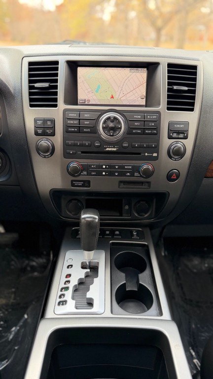 2010 Nissan Armada Image 20