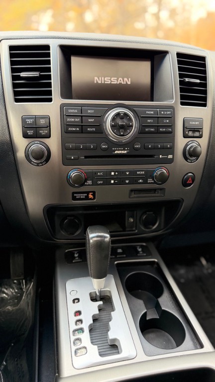 2010 Nissan Armada Image 21