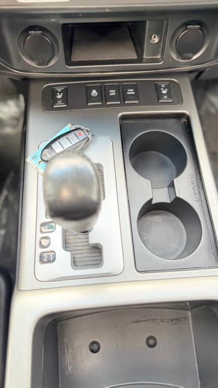 2010 Nissan Armada Image 23