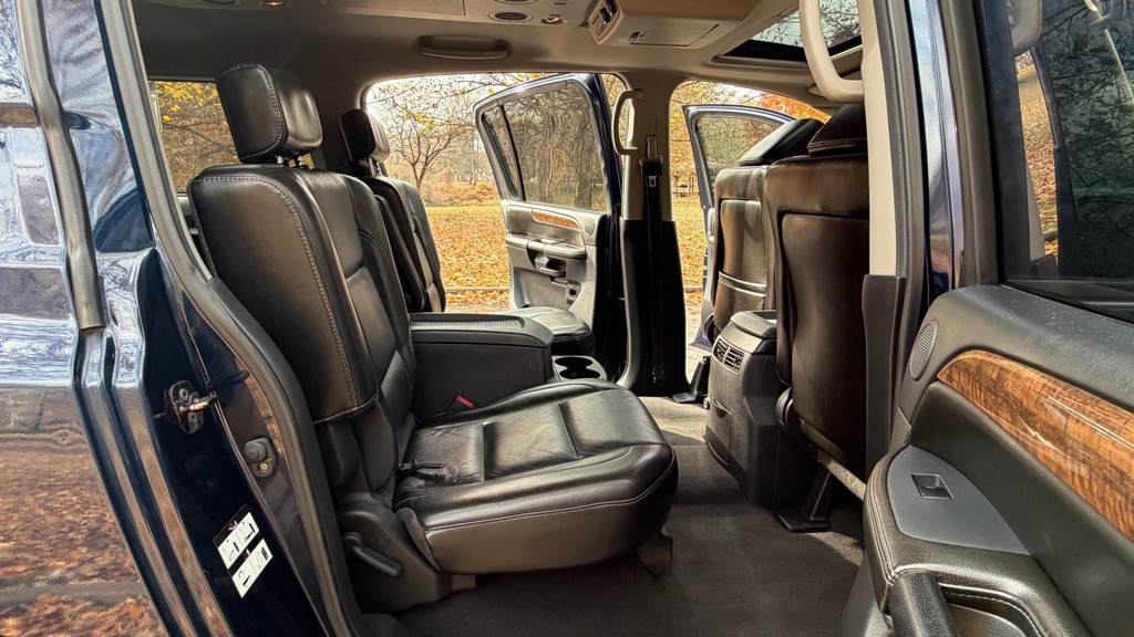 2010 Nissan Armada Image 26