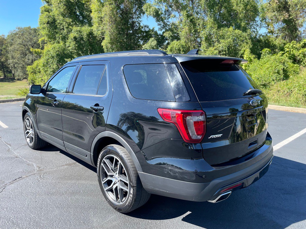 2016 Ford Explorer Image 5