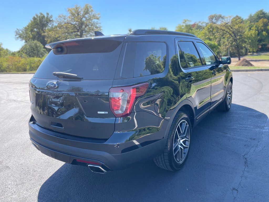 2016 Ford Explorer Image 7